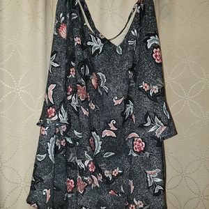🍍EUC Torrid Chiffon Spaghetti strap blouse🍍
